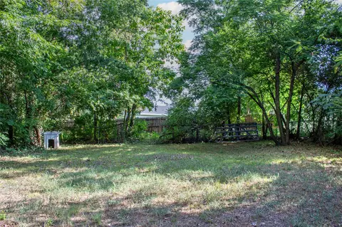 Exterior - 404 E Laurel St, Hugo, OK 74743 photo 7 of 7