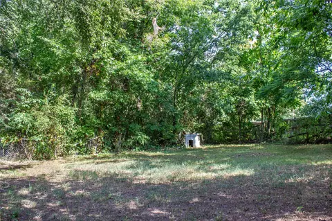 Exterior - 404 E Laurel St, Hugo, OK 74743 photo 6 of 7