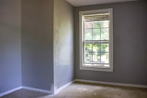 Bedroom - 404 E Laurel St, Hugo, OK 74743 photo 6 of 7