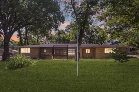 2210 Skyline Dr, Bartlesville, OK 74006