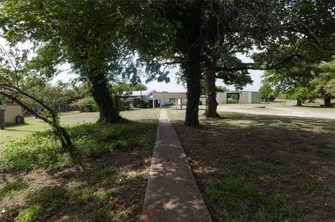 Exterior - 334169 E 1010 Rd, Harrah, OK 73045 photo 6 of 17