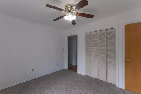 Bedroom - 334169 E 1010 Rd, Harrah, OK 73045 photo 6 of 14