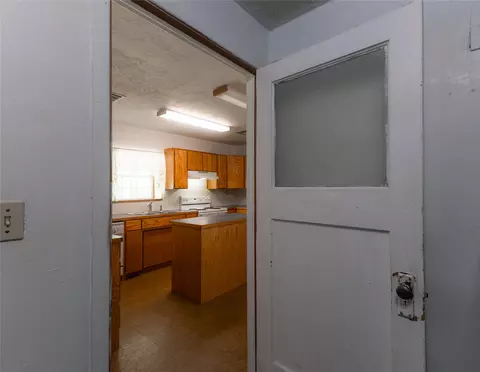 Entry Way - 334169 E 1010 Rd, Harrah, OK 73045 photo 6 of 7