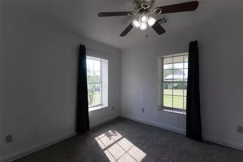 Bedroom - 334169 E 1010 Rd, Harrah, OK 73045 photo 7 of 14