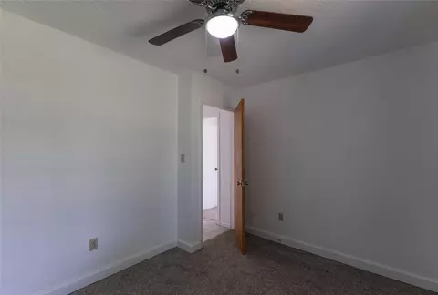 Bedroom - 334169 E 1010 Rd, Harrah, OK 73045 photo 10 of 14