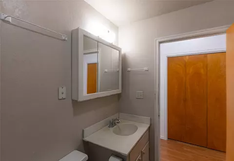 Bath - 334169 E 1010 Rd, Harrah, OK 73045 photo 4 of 5