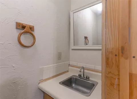 Bath - 334169 E 1010 Rd, Harrah, OK 73045 photo 5 of 5