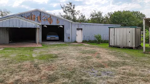 Exterior - 334169 E 1010 Rd, Harrah, OK 73045 photo 9 of 17