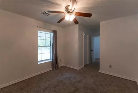 Bedroom - 334169 E 1010 Rd, Harrah, OK 73045 photo 2 of 14