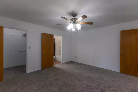 Bedroom - 334169 E 1010 Rd, Harrah, OK 73045 photo 4 of 14