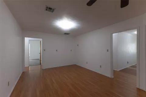 Living - 334169 E 1010 Rd, Harrah, OK 73045 photo 5 of 5