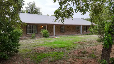 Exterior - 334169 E 1010 Rd, Harrah, OK 73045 photo 1 of 17