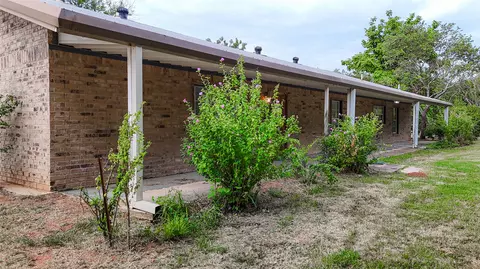 Exterior - 334169 E 1010 Rd, Harrah, OK 73045 photo 2 of 17
