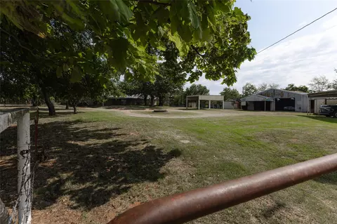 Exterior - 334169 E 1010 Rd, Harrah, OK 73045 photo 14 of 17