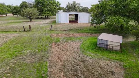 Exterior - 334169 E 1010 Rd, Harrah, OK 73045 photo 13 of 17