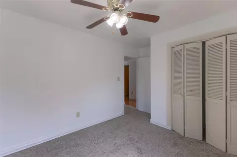 Bedroom - 334169 E 1010 Rd, Harrah, OK 73045 photo 8 of 14