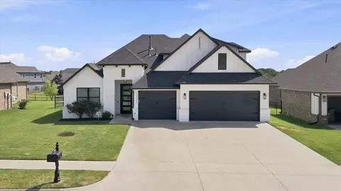 19025 E Ridgeline Rd, Catoosa, OK 74015