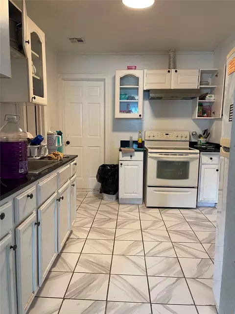 Kitchen - 3536 E Latimer Pl, Tulsa, OK 74115 photo 1 of 1