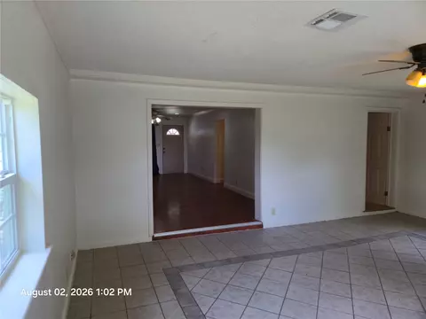 Living - 602 W Spruce St N, Haskell, OK 74436 photo 7 of 11