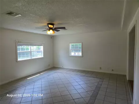 Living - 602 W Spruce St N, Haskell, OK 74436 photo 6 of 11