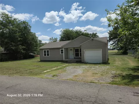 Exterior - 602 W Spruce St N, Haskell, OK 74436 photo 9 of 13