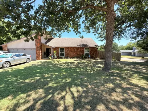 511 N Dawn Ln, Sapulpa, OK 74066