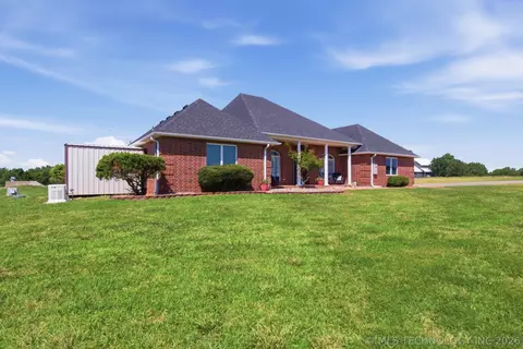 Exterior - 3315 E Ridgewood Dr, Cushing, OK 74023 photo 5 of 12