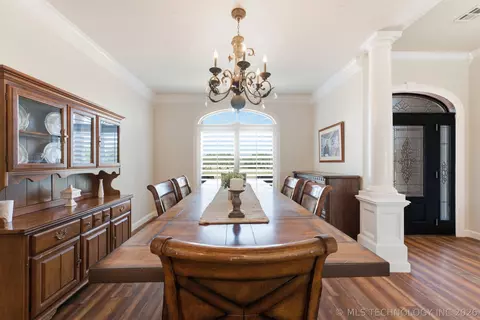 Dining - 3315 E Ridgewood Dr, Cushing, OK 74023 photo 1 of 2