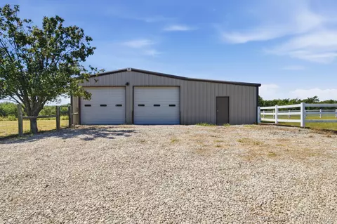 Exterior - 3315 E Ridgewood Dr, Cushing, OK 74023 photo 12 of 12