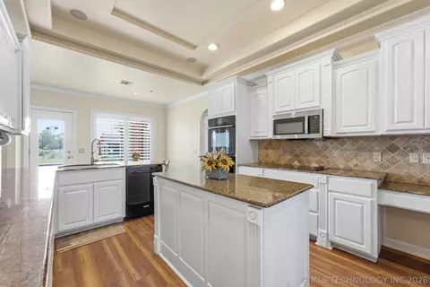 Kitchen - 3315 E Ridgewood Dr, Cushing, OK 74023 photo 1 of 2