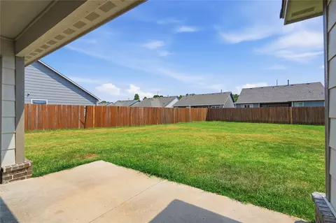 Exterior - 6700 S 20th Pl, Broken Arrow, OK 74011 photo 5 of 6