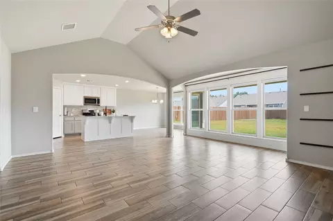 Living - 6700 S 20th Pl, Broken Arrow, OK 74011 photo 2 of 4