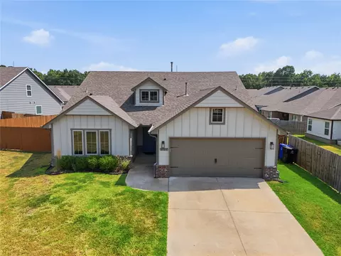 Exterior - 6700 S 20th Pl, Broken Arrow, OK 74011 photo 2 of 6