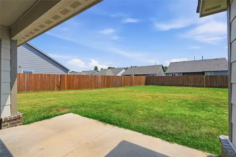 Exterior - 6700 S 20th Pl, Broken Arrow, OK 74011 photo 5 of 7