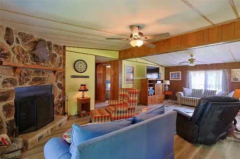 Living - 291 Hamilton Rd, Eufaula, OK 74432 photo 2 of 3