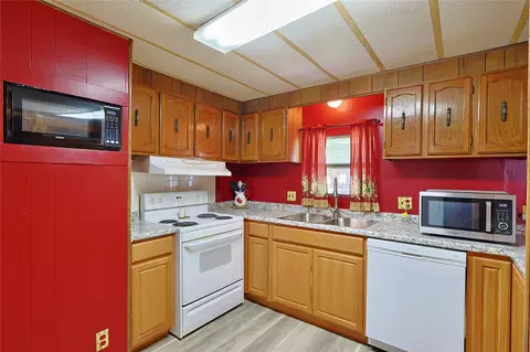 Kitchen - 291 Hamilton Rd, Eufaula, OK 74432 photo 1 of 1