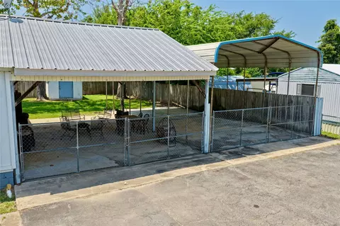 Exterior - 291 Hamilton Rd, Eufaula, OK 74432 photo 4 of 8