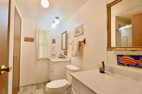 Bath - 291 Hamilton Rd, Eufaula, OK 74432 photo 4 of 4