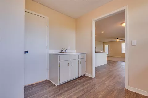 Entry Way - 438505 E 370 Rd, Big Cabin, OK 74332 photo 1 of 2