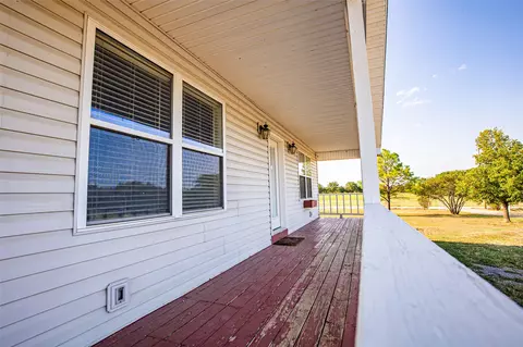 Exterior - 438505 E 370 Rd, Big Cabin, OK 74332 photo 9 of 14