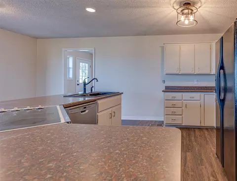 Kitchen - 438505 E 370 Rd, Big Cabin, OK 74332 photo 1 of 6