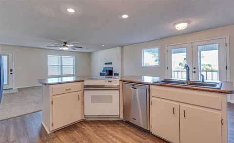 Kitchen - 438505 E 370 Rd, Big Cabin, OK 74332 photo 4 of 6