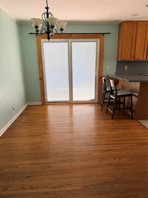 Dining - 5810 E 18th St, Tulsa, OK 74112 photo 1 of 2