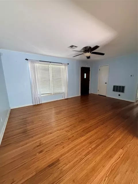 Living - 5810 E 18th St, Tulsa, OK 74112 photo 2 of 3