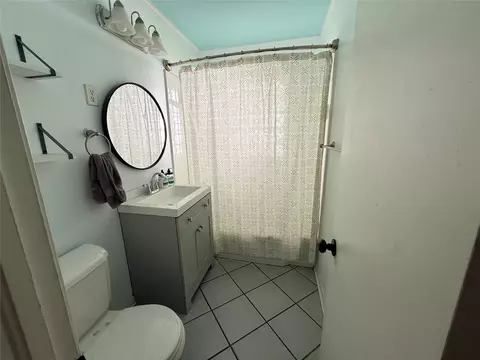 Bath - 5810 E 18th St, Tulsa, OK 74112 photo 1 of 1