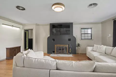 Living - 602 Elgin Pl, Broken Arrow, OK 74012 photo 4 of 4