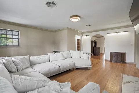 Living - 602 Elgin Pl, Broken Arrow, OK 74012 photo 3 of 4
