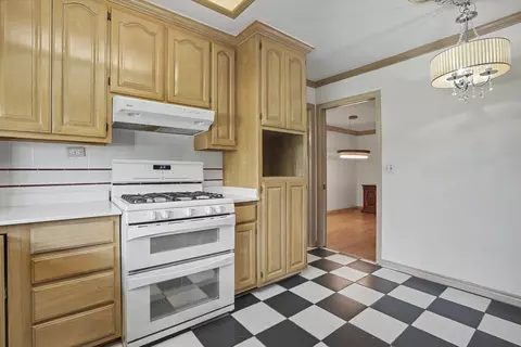 Kitchen - 602 Elgin Pl, Broken Arrow, OK 74012 photo 4 of 5