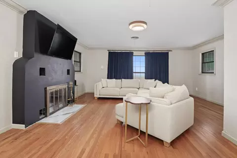 Living - 602 Elgin Pl, Broken Arrow, OK 74012 photo 1 of 4