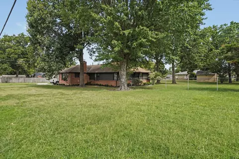 Exterior - 602 Elgin Pl, Broken Arrow, OK 74012 photo 9 of 9